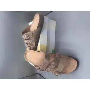 Earth origins Oleen 9 Wide sandal (adjustable)